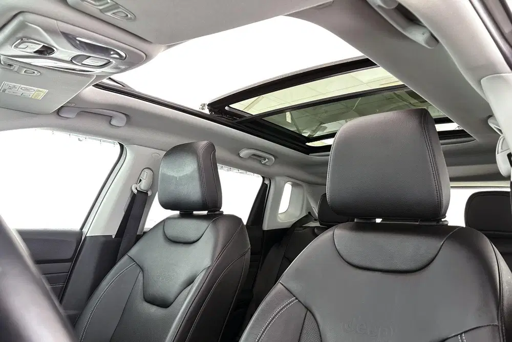 Jeep Compass 4xe 240 Plug-in Hybrid Electric S Panorama uit 2023, foto 8