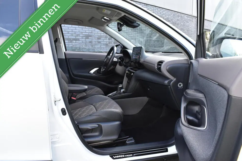 Toyota Yaris Cross 1.5 Hybrid Collection JBL MATRIX uit 2022, foto 14