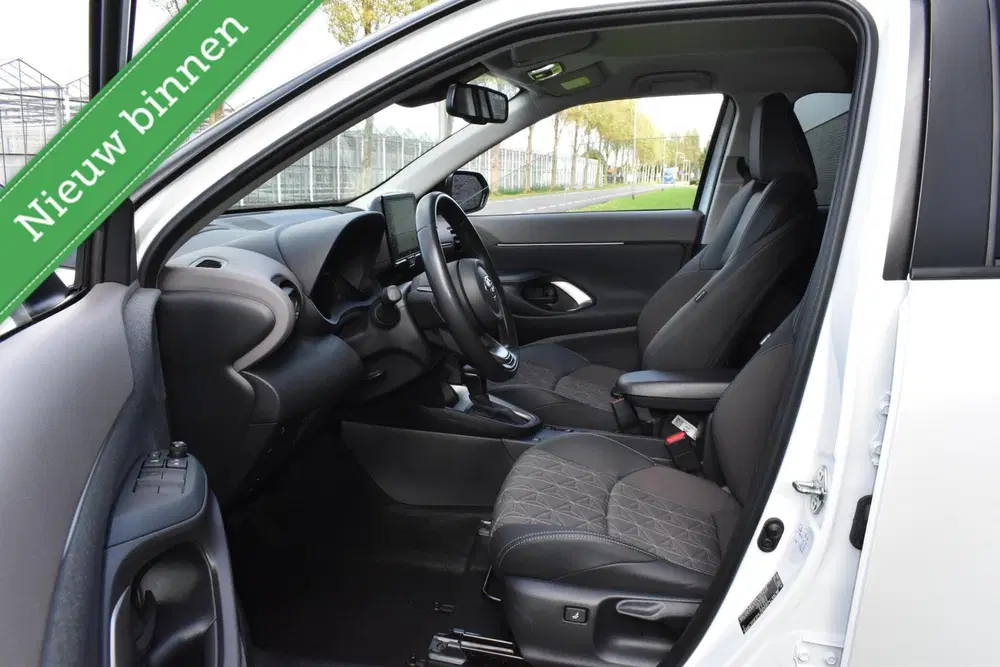 Toyota Yaris Cross 1.5 Hybrid Collection JBL MATRIX uit 2022, foto 6