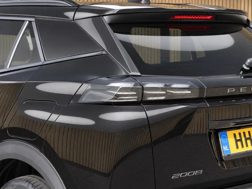 Peugeot 2008 1.2 Hybrid 145 Allure uit 2025, foto 11