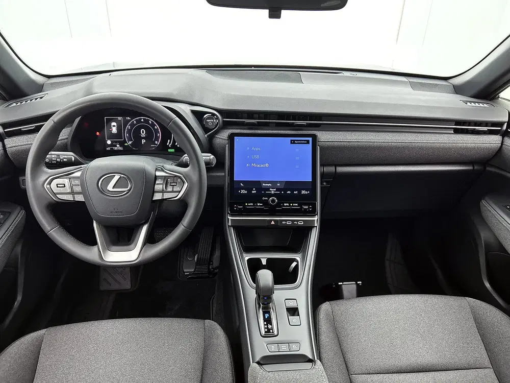 Lexus LBX 2WD uit 2024, foto 4