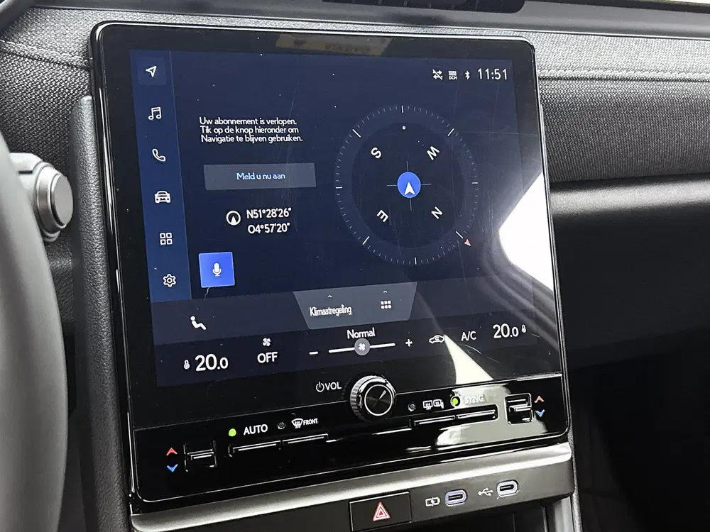 Lexus LBX 2WD uit 2024, foto 7