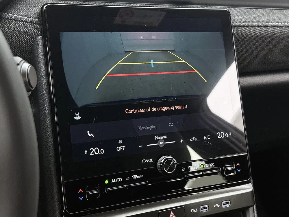 Lexus LBX 2WD uit 2024, foto 8