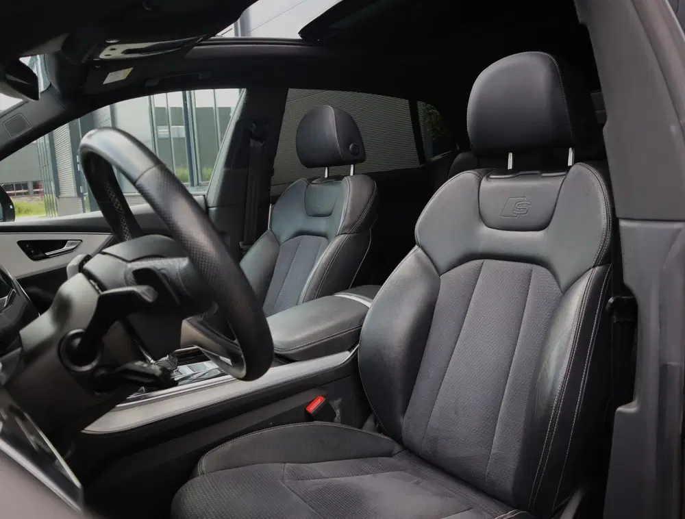 Audi Q8 55 TFSI e quattro Pro Line Advanced Compen uit 2022, foto 11