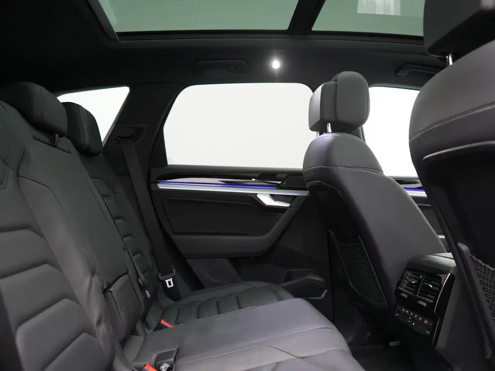 Volkswagen Touareg 3.0 TSi eHybrid 4MOTION PHEV 381pk Dealer uit 2022, foto 6