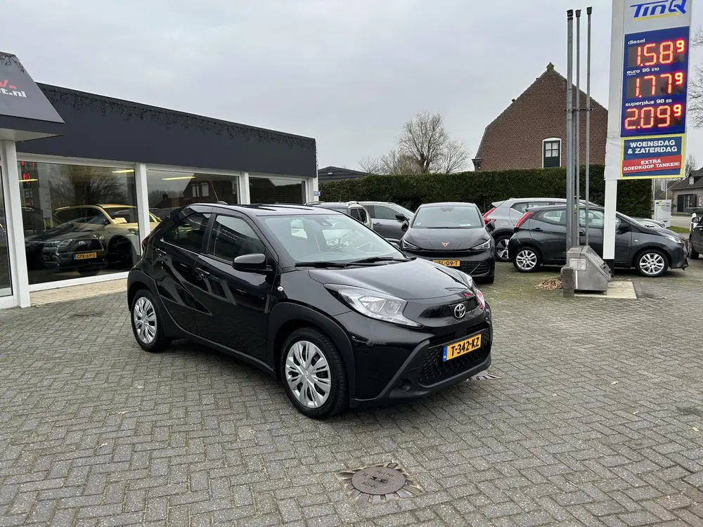 Toyota Aygo X 1.0 VVT-i MT Play Apple Carplay uit 2023, foto 2