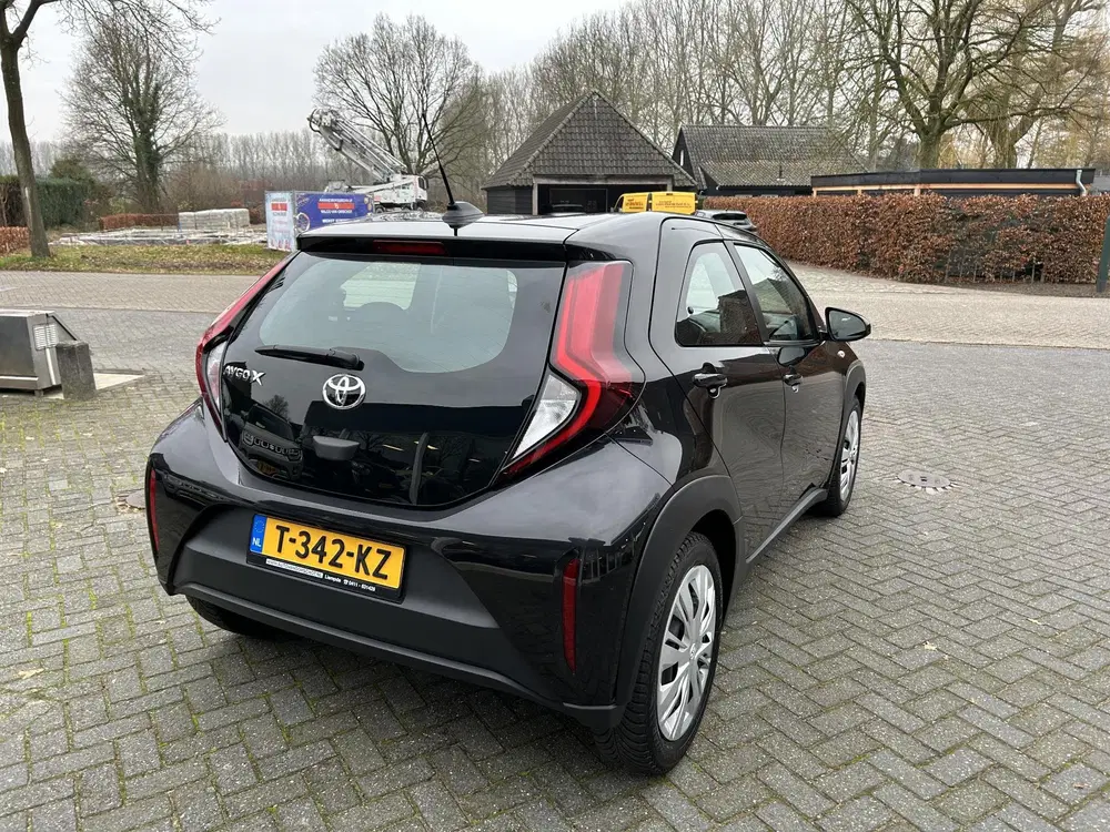 Toyota Aygo X 1.0 VVT-i MT Play Apple Carplay uit 2023, foto 6