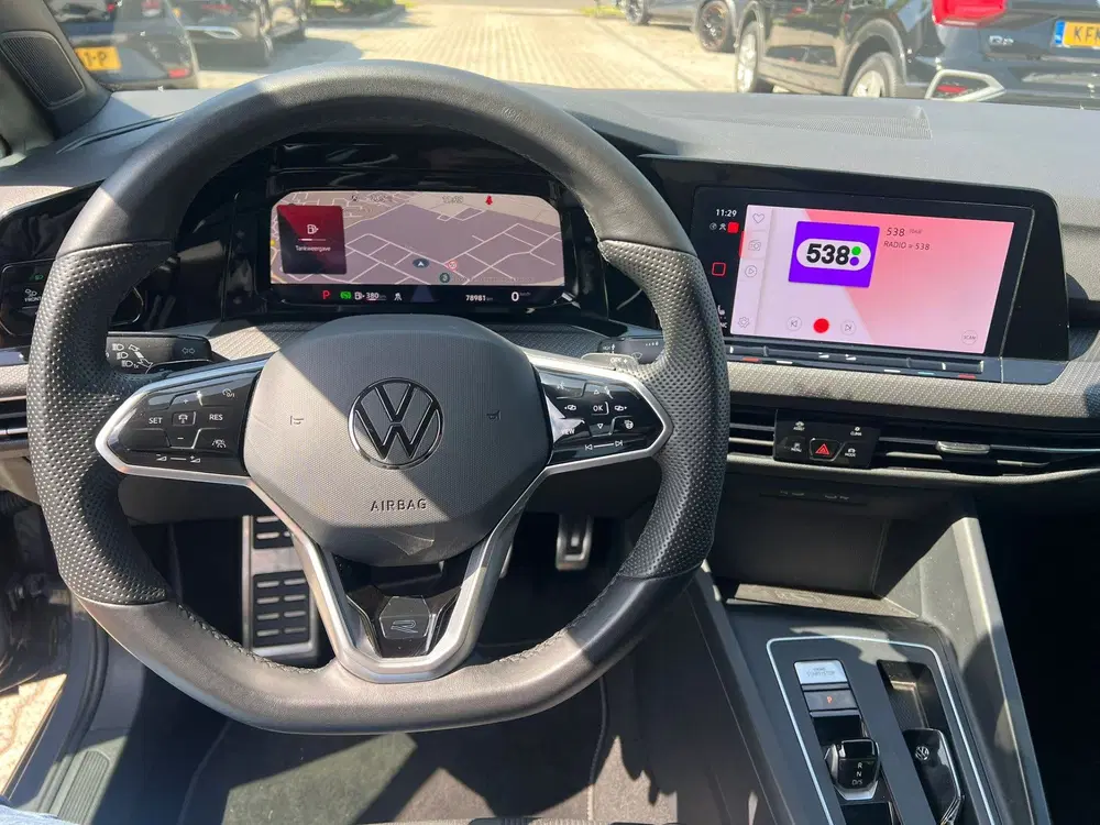 Volkswagen Golf 1.5 eTSI 150 pk R-Line camera uit 2024, foto 9