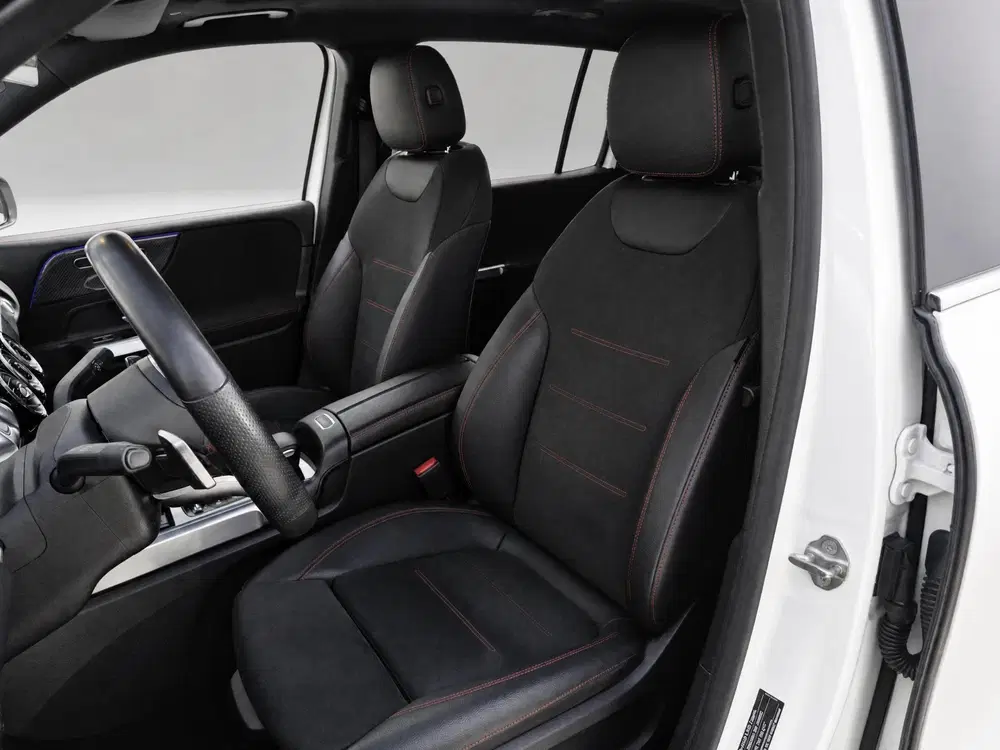 Mercedes-Benz GLB 200 Business Solution AMG uit 2021, foto 10