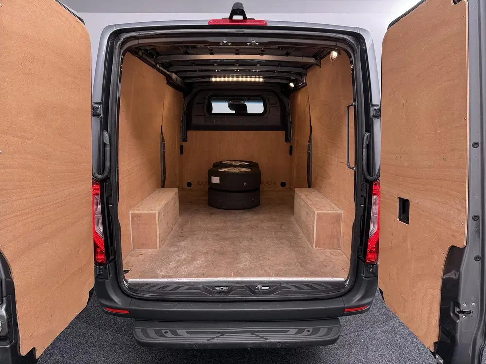 Mercedes-Benz Sprinter 319 1.9 CDI L2H1 RWD uit 2023, foto 9