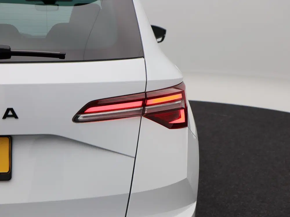 Skoda Karoq 1.5 TSi 150 Pk Automaat Sportline Business uit 2022, foto 15