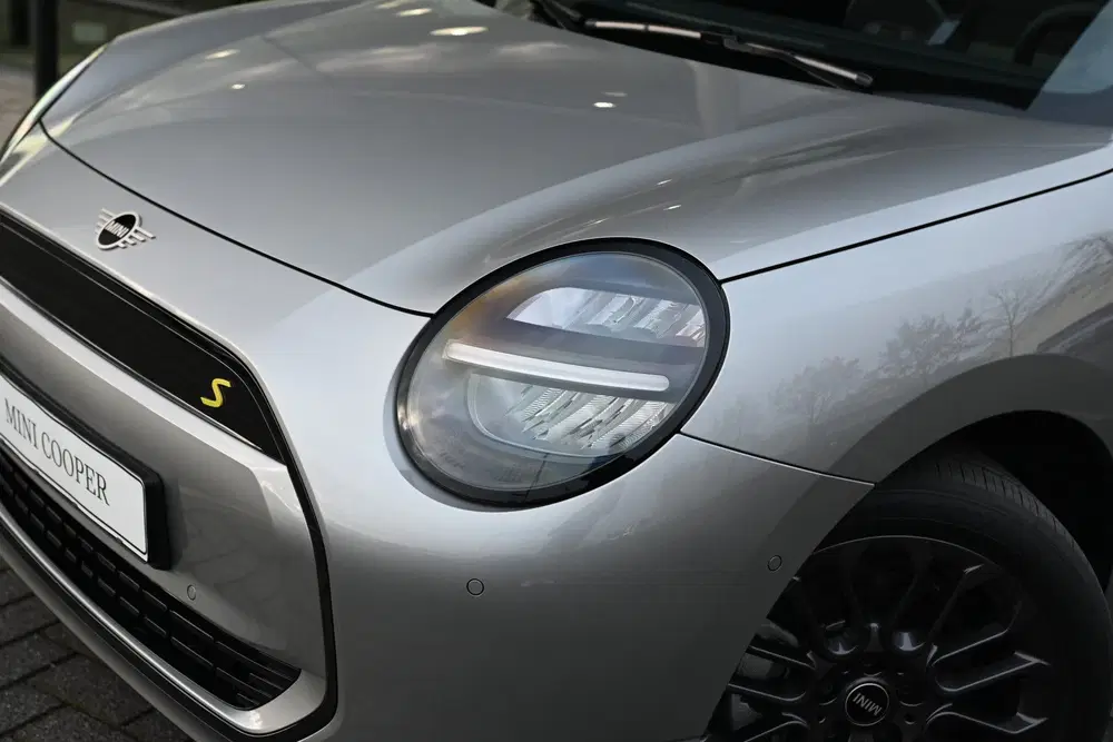 Mini Hatchback Cooper SE uit 2026, foto 11