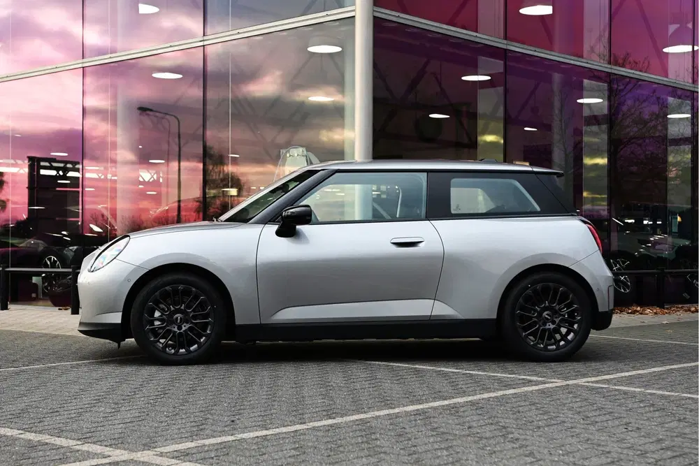 Mini Hatchback Cooper SE uit 2026, foto 5