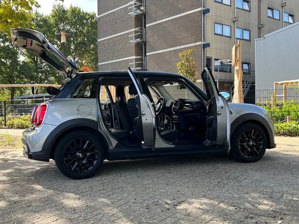 Mini Cooper Cooper 5-Deurs 1.5 136pk Automaat Apple Ca uit 2023, foto 12