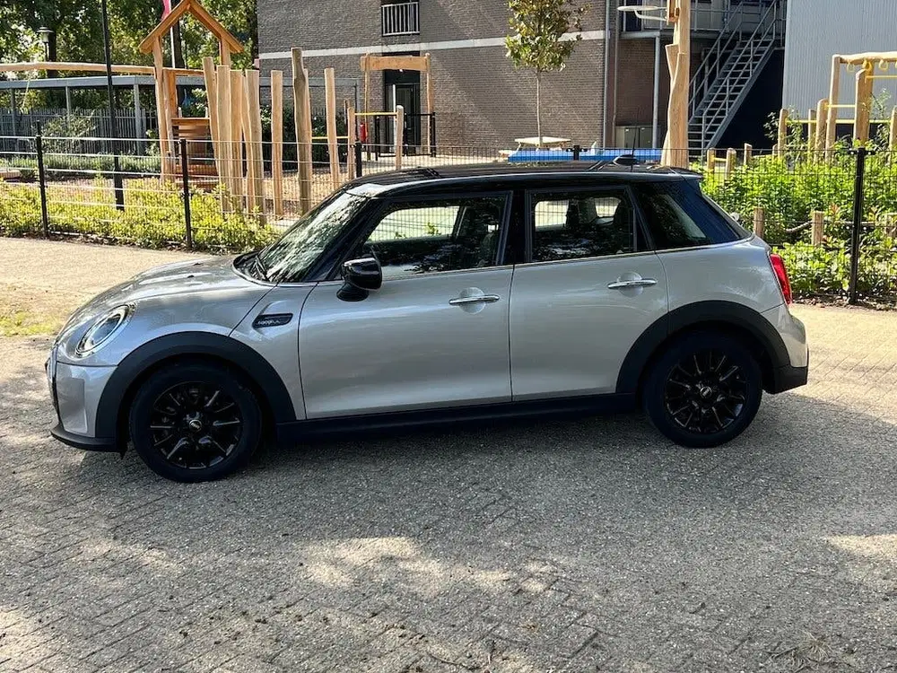 Mini Cooper Cooper 5-Deurs 1.5 136pk Automaat Apple Ca uit 2023, foto 4