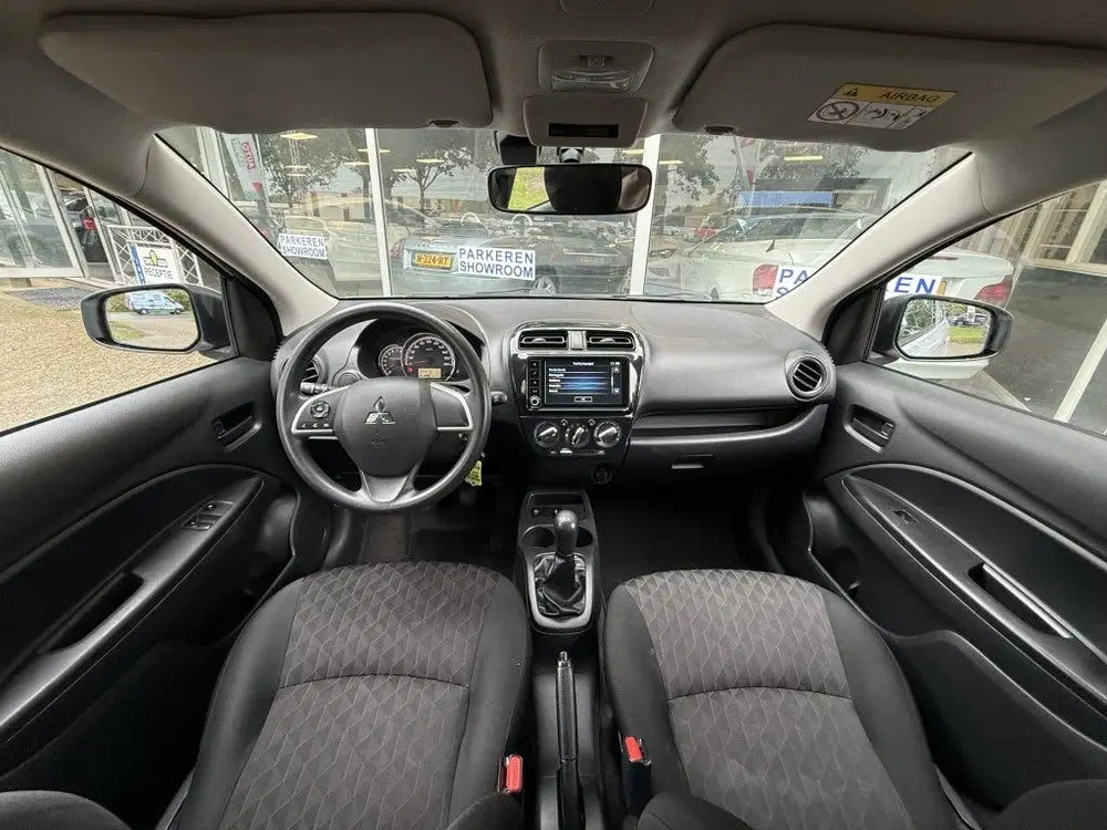 Mitsubishi Space Star 1.2 Connect+ Carplay uit 2022, foto 2
