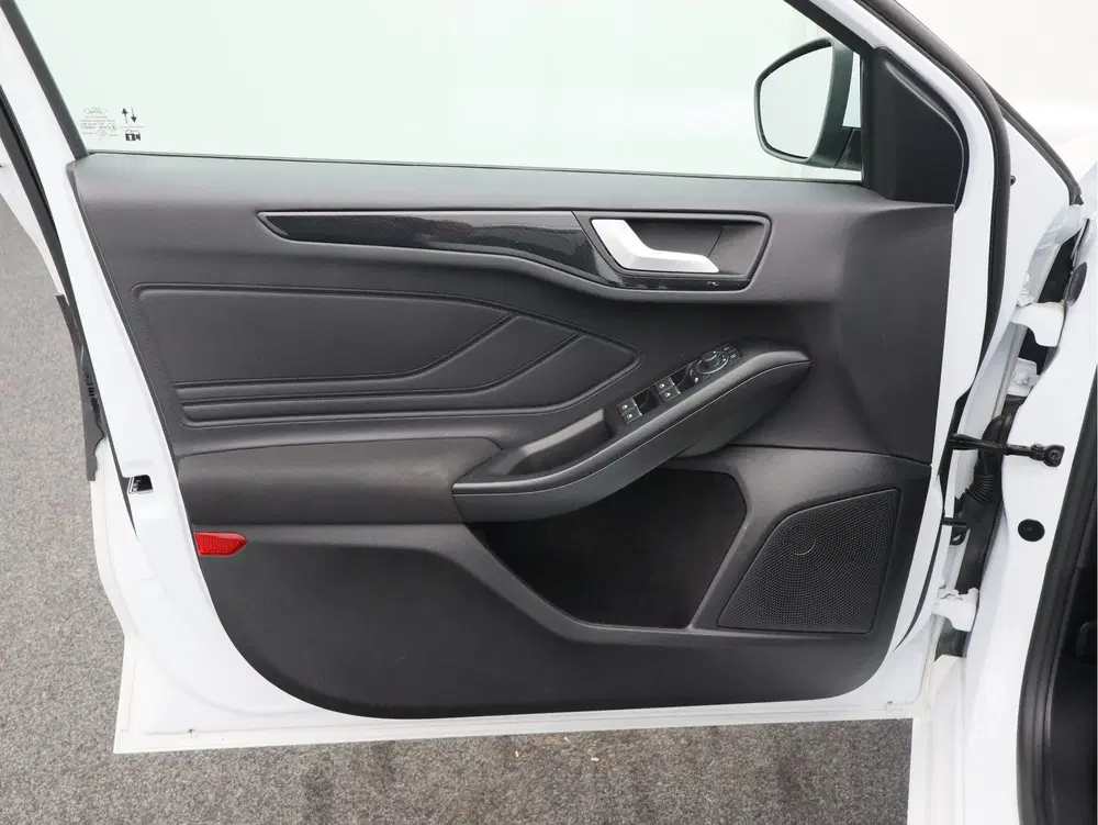 Ford Focus 1.0 EcoBoost Hybrid ST Line uit 2023, foto 14