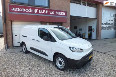 Toyota Proace City 1.5 D-4D Live Long 3-zits Carplay uit 2024