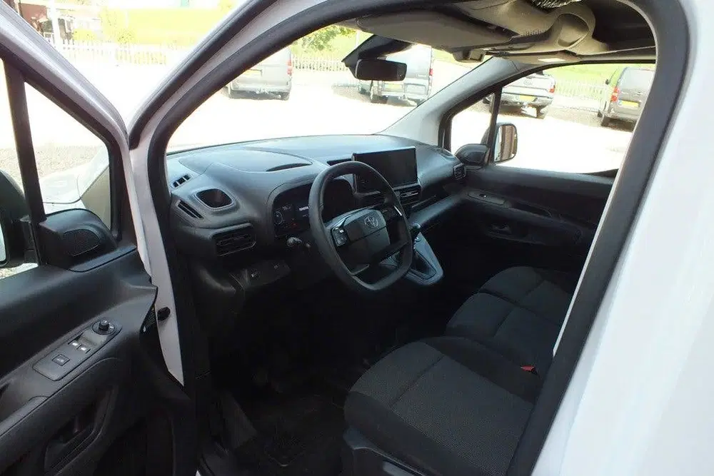 Toyota Proace City 1.5 D-4D Live Long 3-zits Carplay uit 2024, foto 2