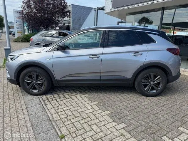 Opel Grandland 1.2 Turbo Innovation uit 2020, foto 3
