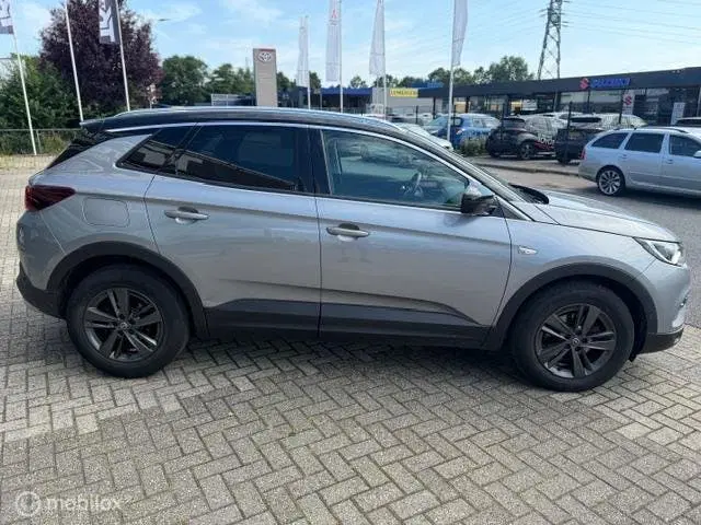 Opel Grandland 1.2 Turbo Innovation uit 2020, foto 4