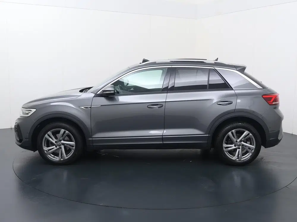 Volkswagen T-Roc 1.5 TSI R-Line Business uit 2023, foto 2