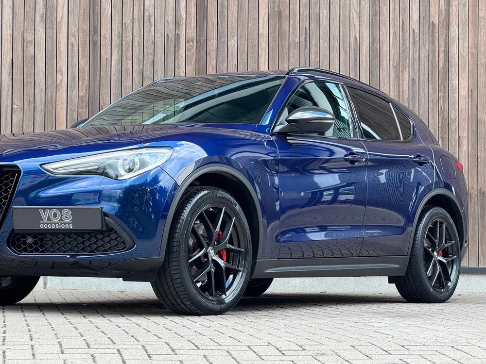 Alfa Romeo Stelvio 2.0 T AWD uit 2019, foto 3