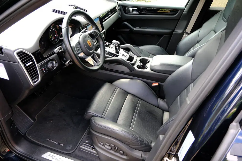 Porsche Cayenne Cayenne Coupé 3.0 E-Hybrid Platinum Editio uit 2022, foto 2
