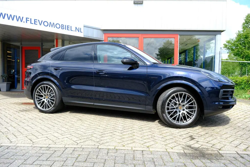 Porsche Cayenne Cayenne Coupé 3.0 E-Hybrid Platinum Editio uit 2022, foto 4