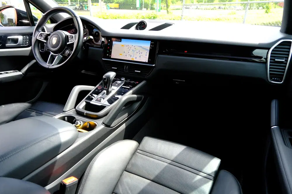 Porsche Cayenne Cayenne Coupé 3.0 E-Hybrid Platinum Editio uit 2022, foto 5