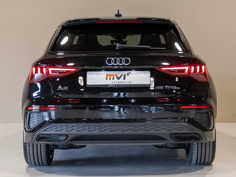 Audi A3 45 TFSI e S-Line edition Competition SOH 9 uit 2022, foto 11