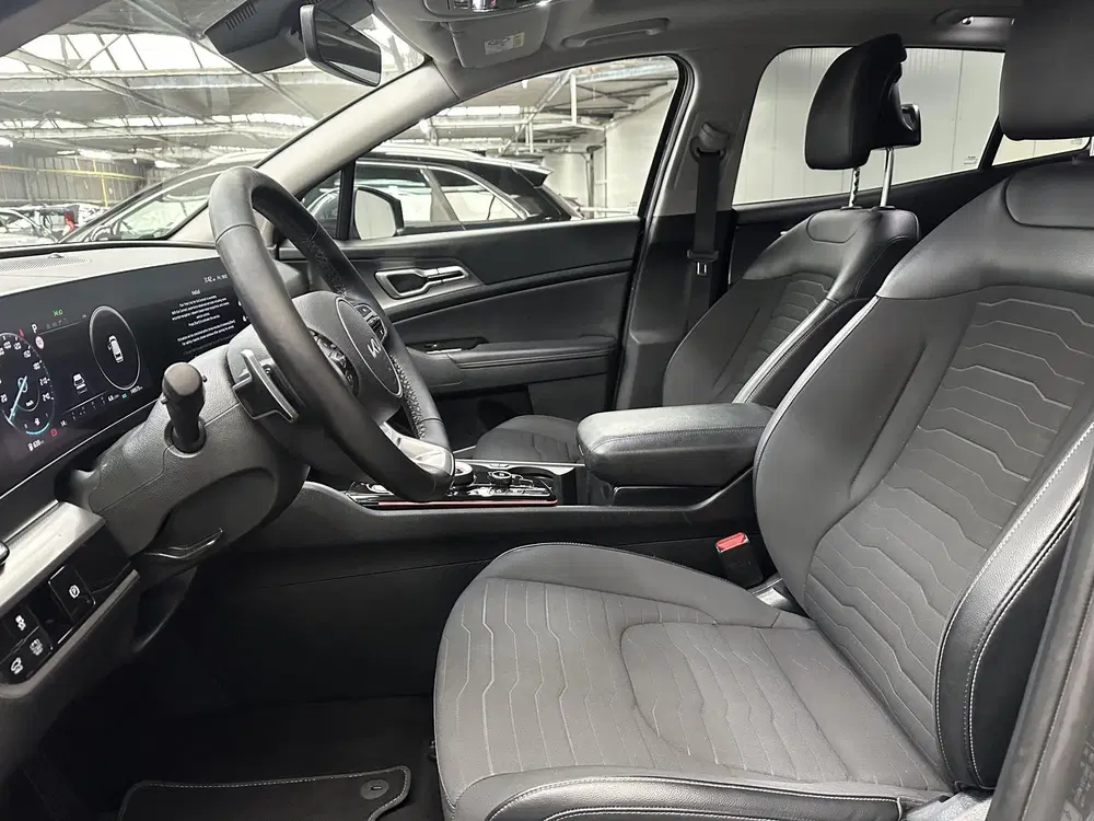 Kia Sportage 1.6 T-GDi Hybrid DynamicPlusLine uit 2022, foto 2
