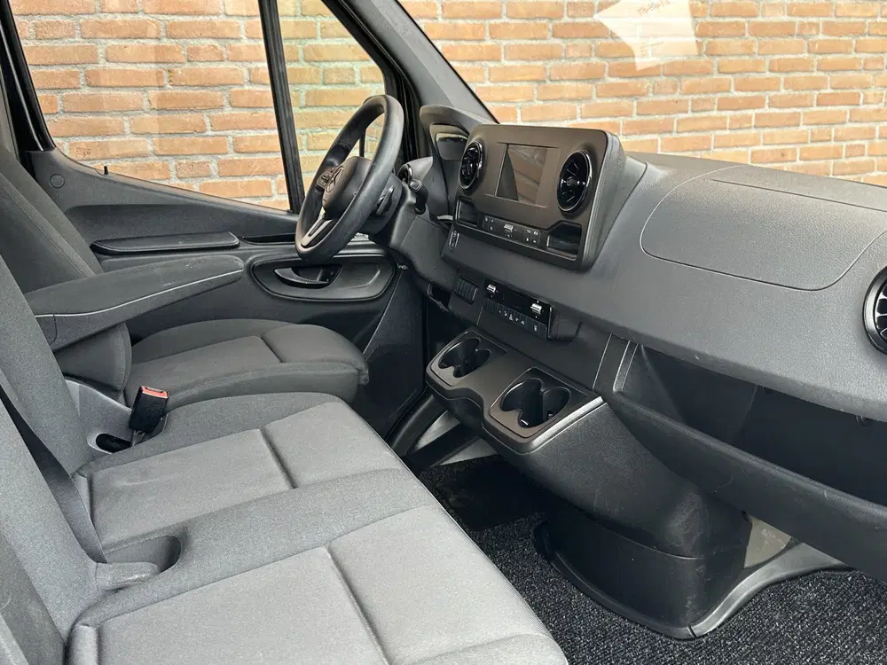 Mercedes-Benz Sprinter 317CDI 170PK L3H2 Dubbelcabine 6-Pers uit 2023, foto 12