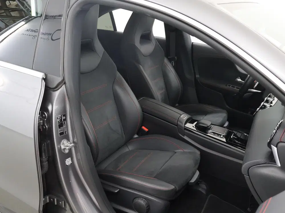 Mercedes-Benz CLA 250 Premium uit 2020, foto 10