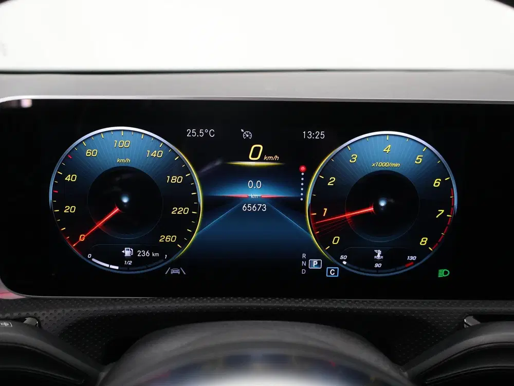 Mercedes-Benz CLA 250 Premium uit 2020, foto 12