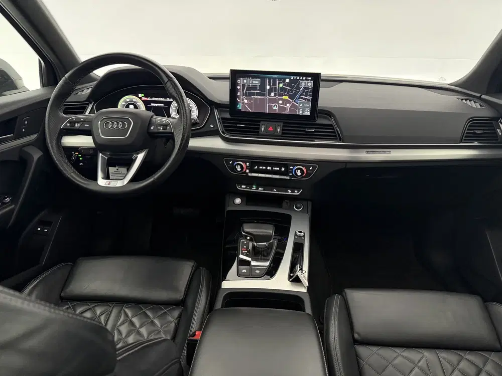 Audi Q5 55 TFSI e Quattro S-Line uit 2021, foto 2
