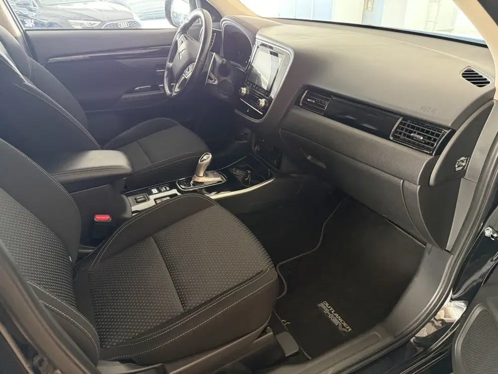 Mitsubishi Outlander 2.4 PHEV Pure (bj 2021 uit 2021, foto 3