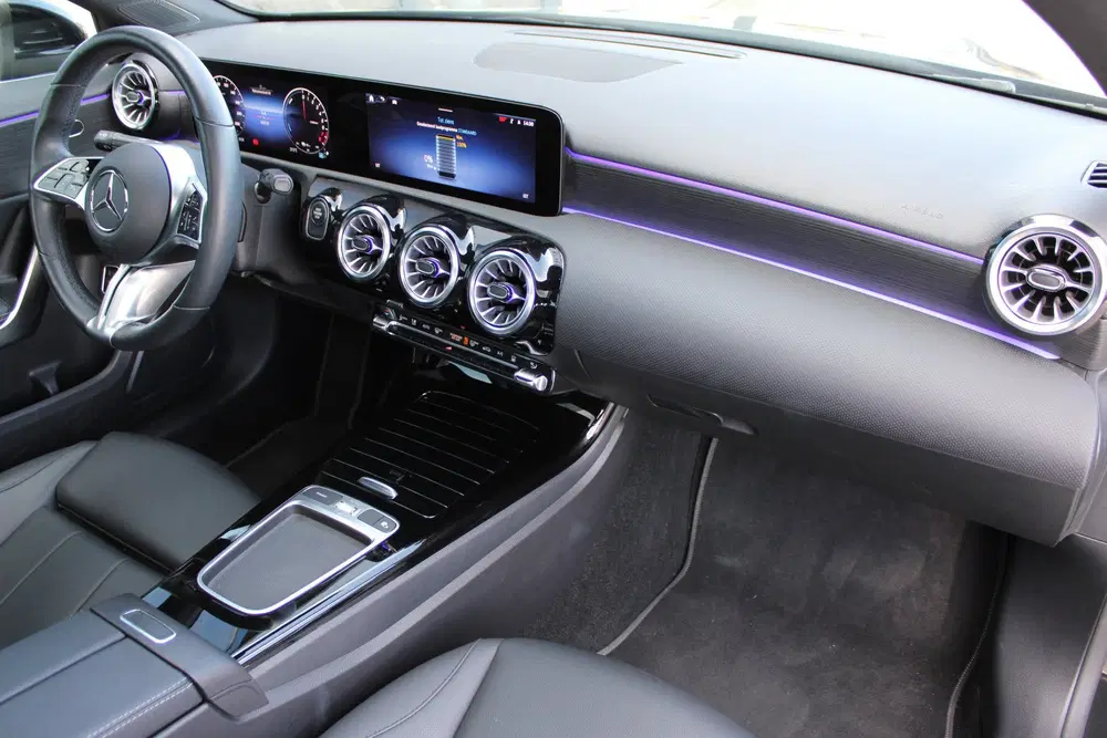 Mercedes-Benz A-Klasse 250e AUT8 Luxury Line (FACELIFT) PANO uit 2023, foto 11