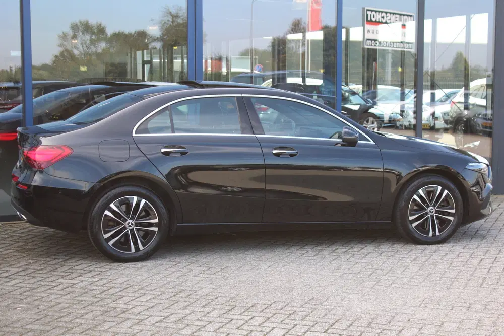 Mercedes-Benz A-Klasse 250e AUT8 Luxury Line (FACELIFT) PANO uit 2023, foto 3