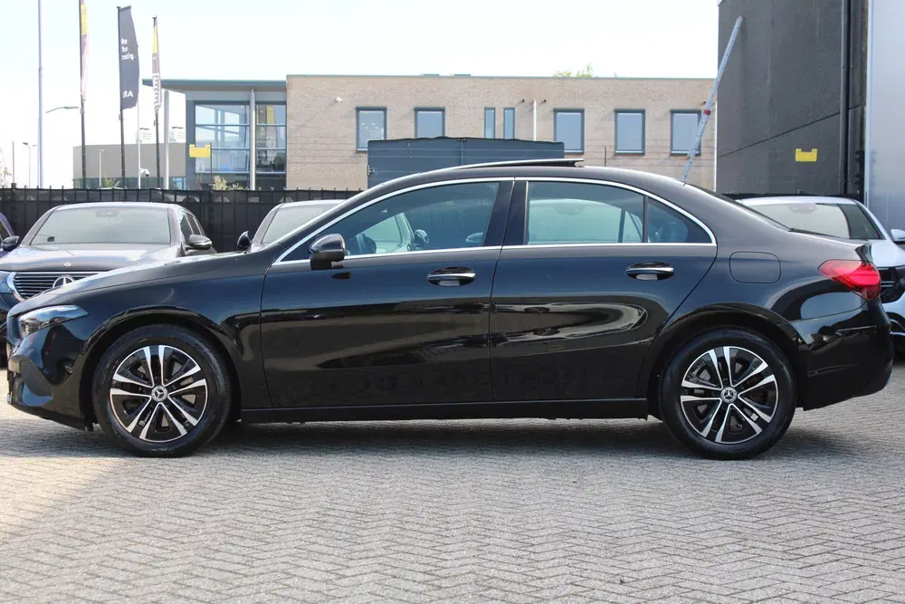 Mercedes-Benz A-Klasse 250e AUT8 Luxury Line (FACELIFT) PANO uit 2023, foto 9