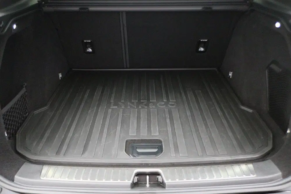 Lynk & Co 01 1.5 Plug-in Hybrid 360° Camera uit 2024, foto 15