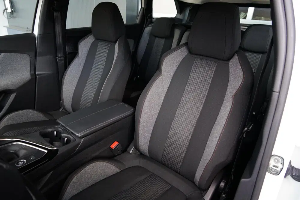 Peugeot 5008 1.2 PureTech Active Pack Business NL uit 2021, foto 5