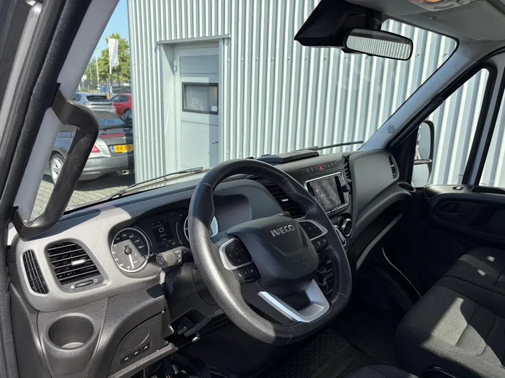 Iveco Daily 35S21H 3.0 410*OPRIJWAGEN*AUTOM*LIER*NAVI* uit 2022, foto 3