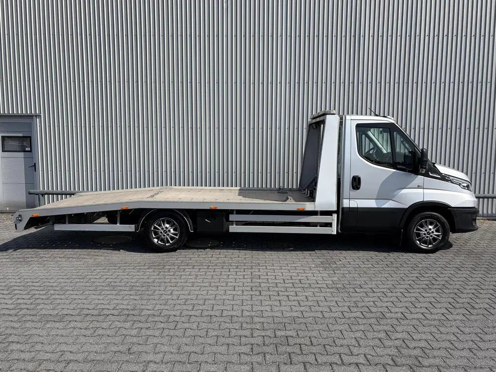 Iveco Daily 35S21H 3.0 410*OPRIJWAGEN*AUTOM*LIER*NAVI* uit 2022, foto 5