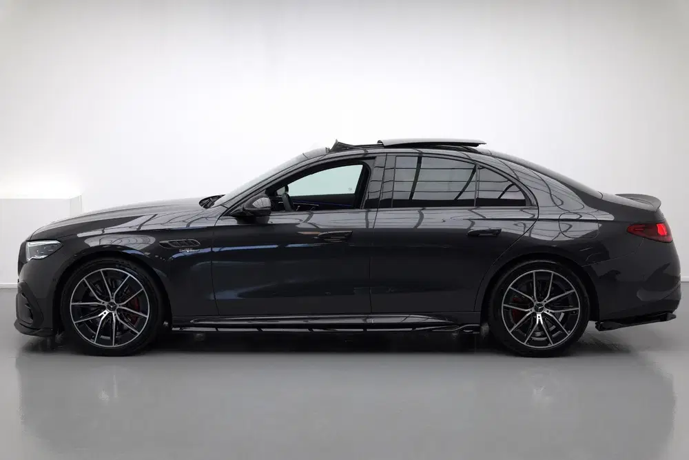 Mercedes-Benz E-Klasse AMG 53 4MATIC+ Night Edition uit 2024, foto 2