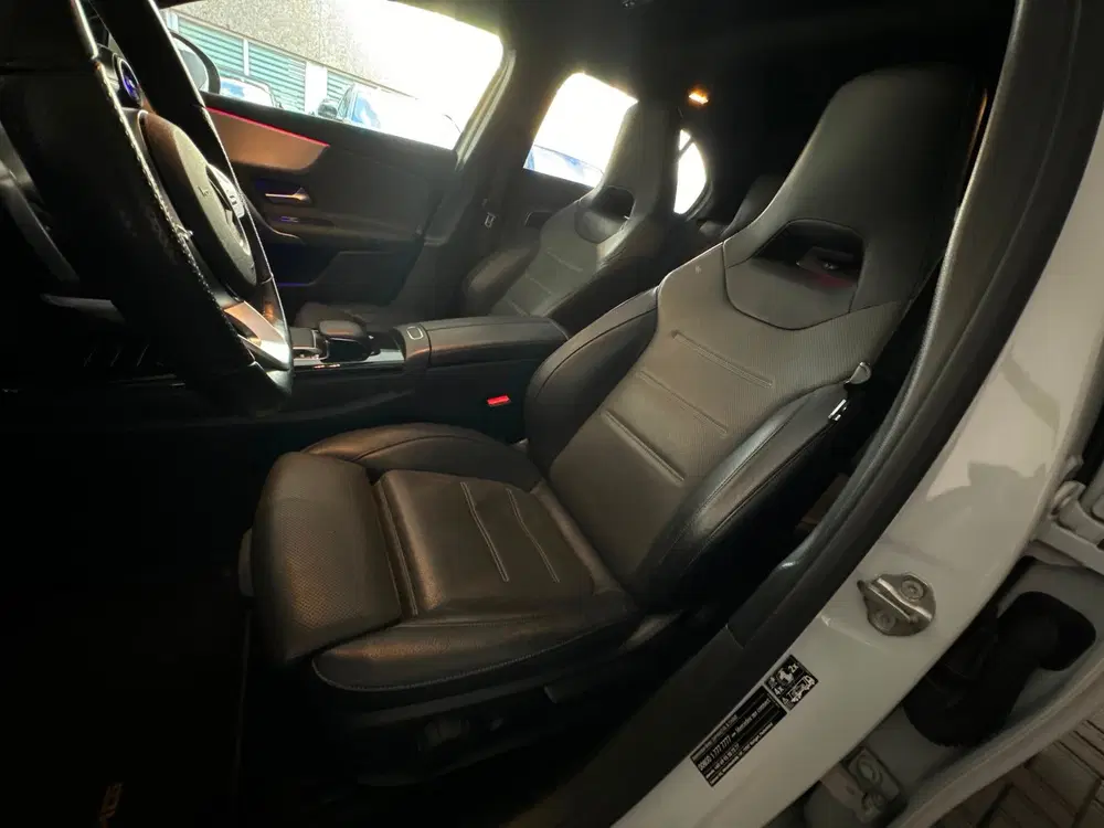Mercedes-Benz A-Klasse 220 AMG Pano uit 2019, foto 10