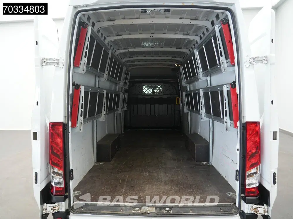 Iveco Daily Automaat L3H2 160PK Airco Camera Parkeerse uit 2024, foto 10