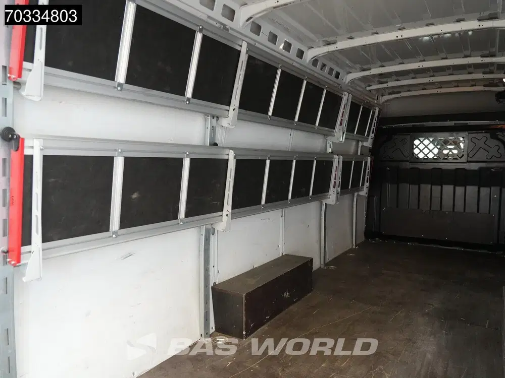 Iveco Daily Automaat L3H2 160PK Airco Camera Parkeerse uit 2024, foto 11