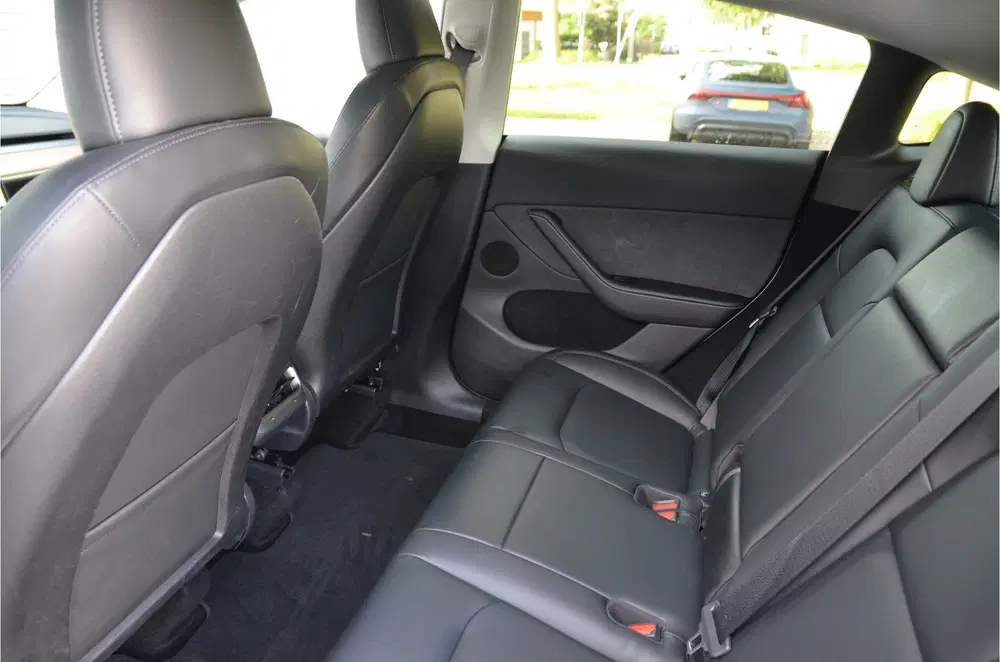 Tesla Model Y Long Range RWD 75 kWh AutoPilot3.0 Ryzen uit 2024, foto 13