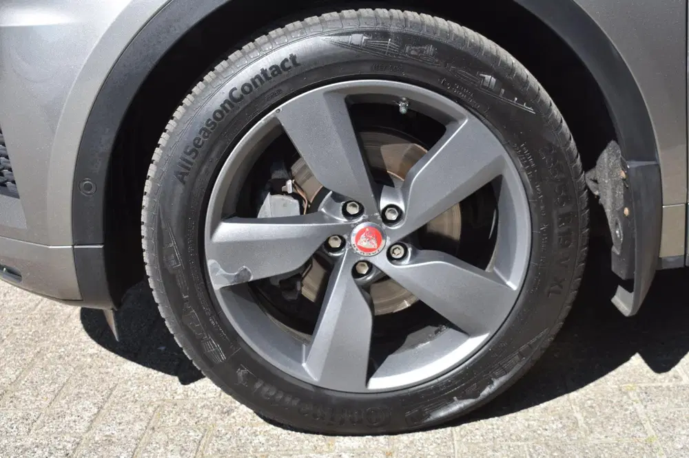 Jaguar E-Pace 2.0 D150 R-Dynamic S '19 Pano Navi Clima C uit 2019, foto 8